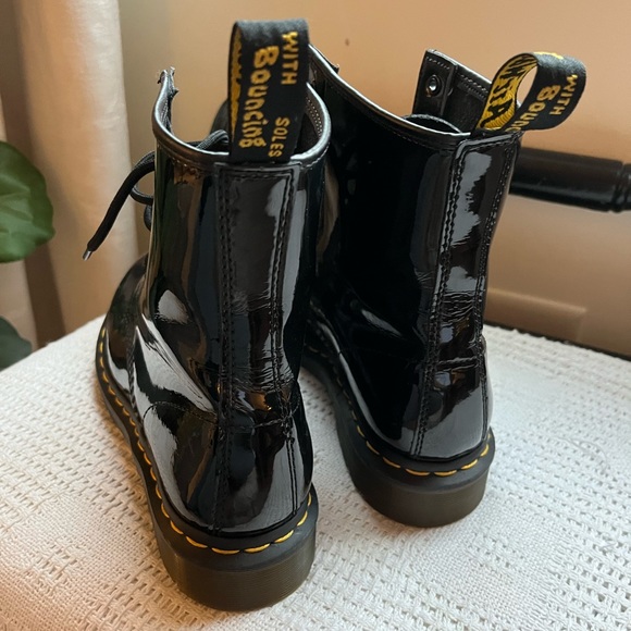 New DR. Martens Smooth Leather 1460 8 -Eye Boot Combat Women’s 8 Shoes Bootie - Picture 8 of 8